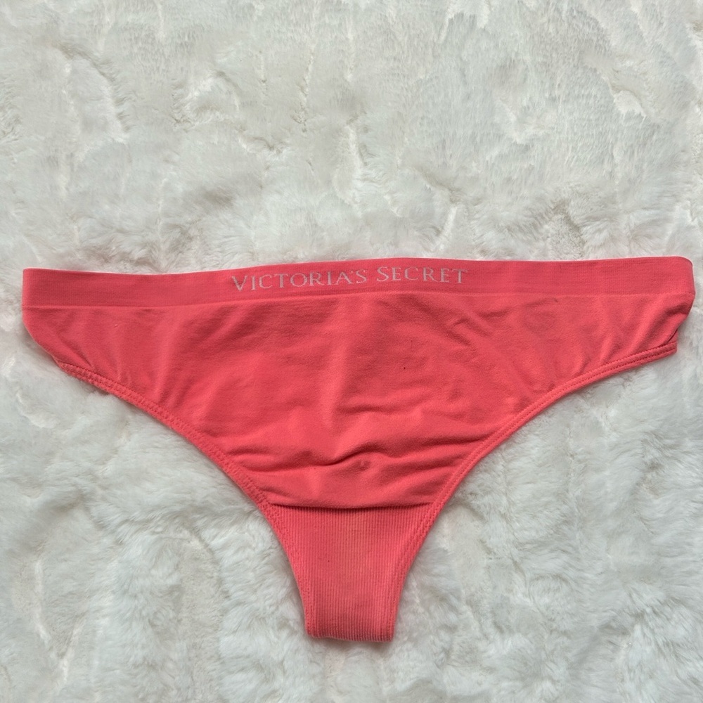 Victoria's Secret Thong Panty L